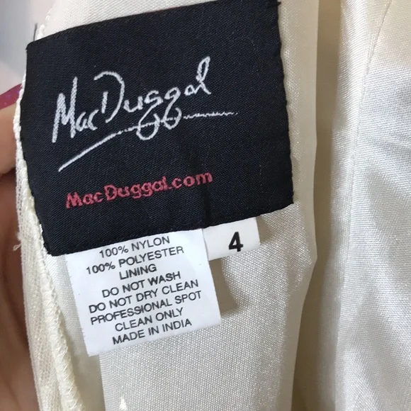 MacDuggal Lattice Sequin Long-Sleeve Gown nude sparkles size 4 - Picture 14 of 14